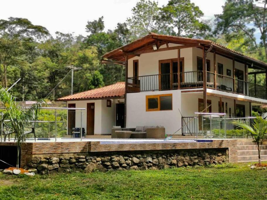 Hermosa Casaquinta Con Piscina Privada. Villa Villeta