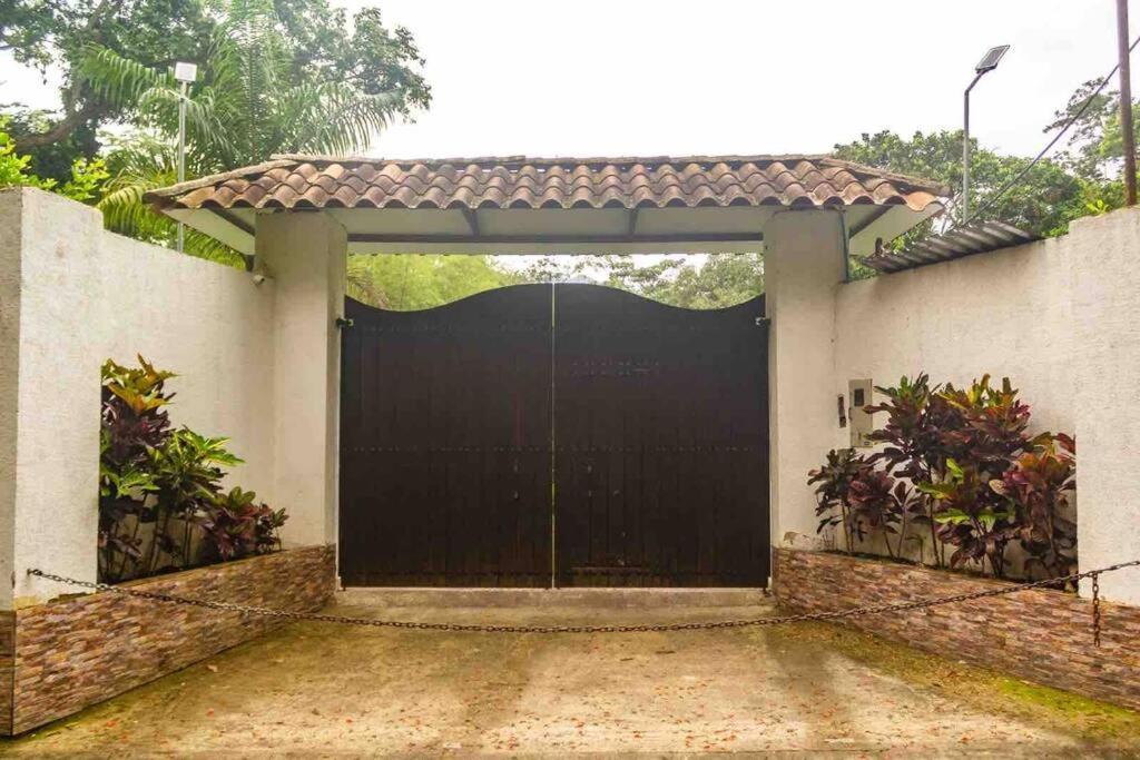Villa Hermosa Casaquinta Con Piscina Privada. *