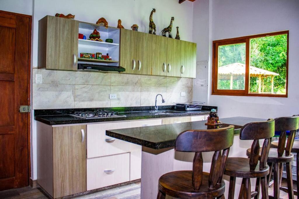 Villa Hermosa Casaquinta Con Piscina Privada.