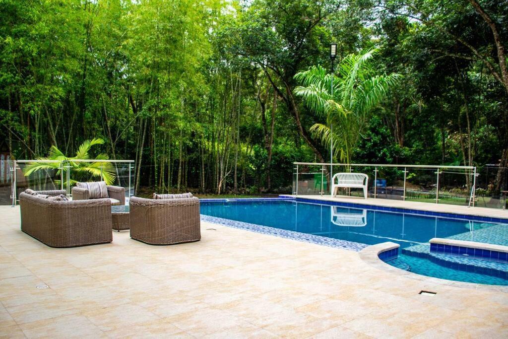 Hermosa Casaquinta Con Piscina Privada. Villa *