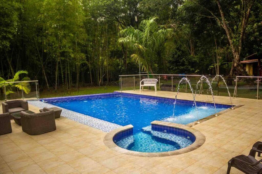 Villa Hermosa Casaquinta Con Piscina Privada.