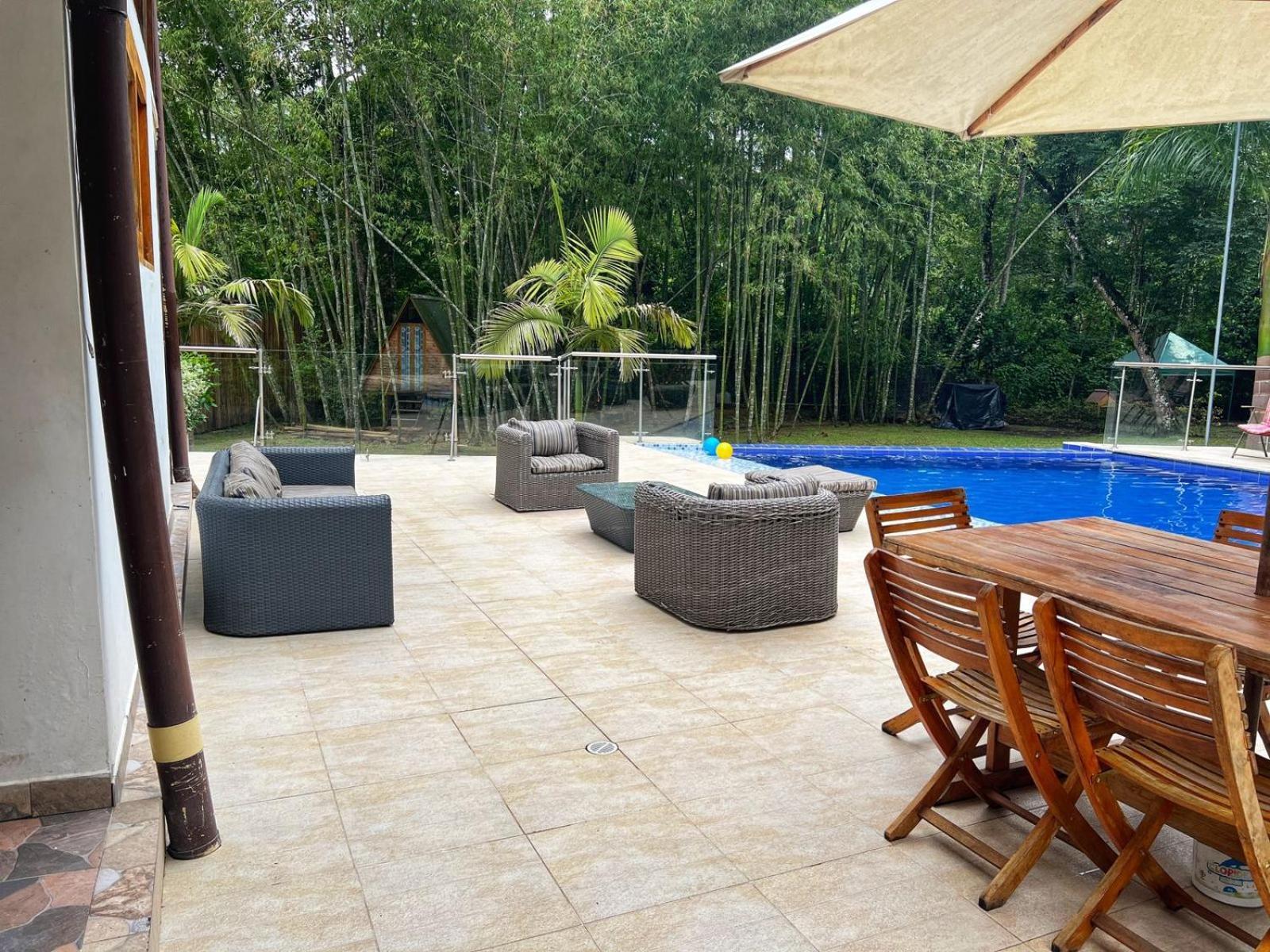Hermosa Casaquinta Con Piscina Privada. Villa *