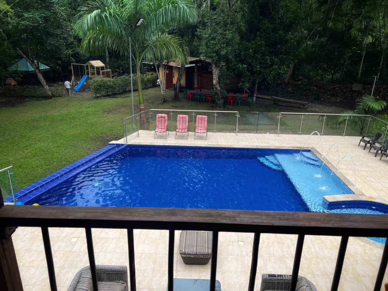 Hermosa Casaquinta Con Piscina Privada. Villa