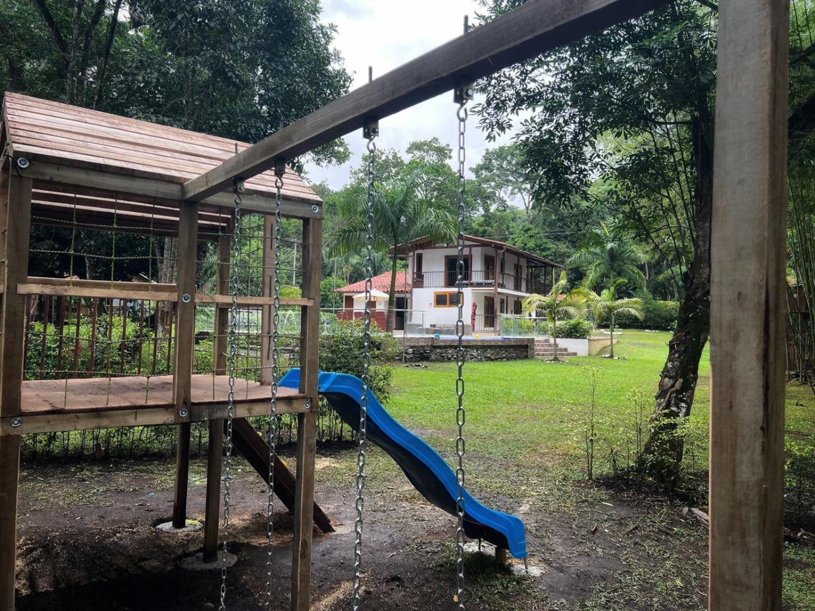Villa Hermosa Casaquinta Con Piscina Privada. Villeta